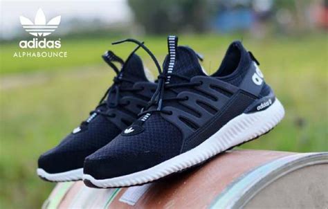 sepatu adidas model terbaru.